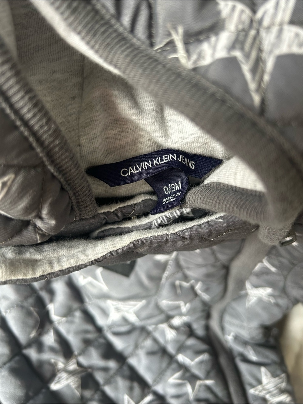 Calvin Klein Jeans Gray Star Quilted Jacket Liner - Picture 3 of 3